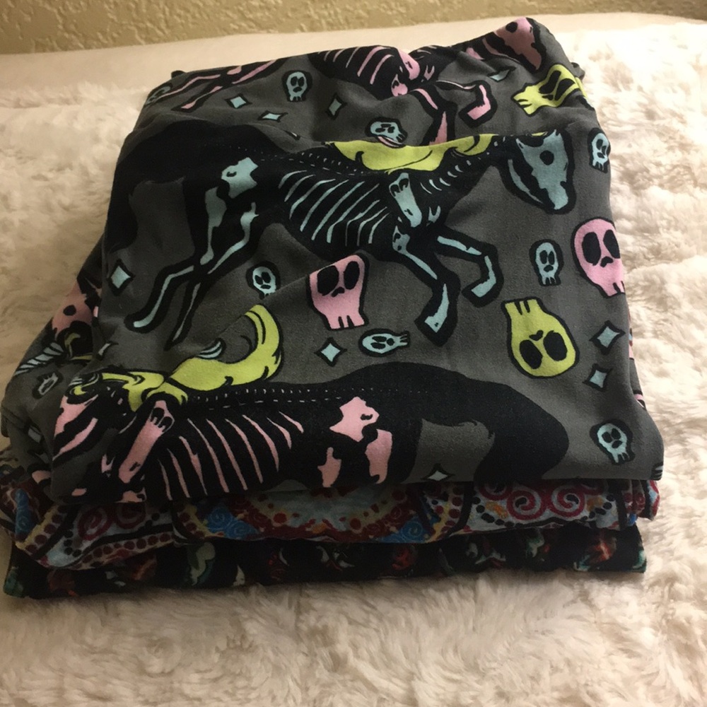 Bundle of 4 Lularoe leggings